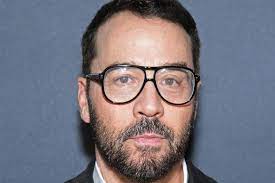 A Talented Partnership: Jeremy Piven and the World of Film and TV post thumbnail image