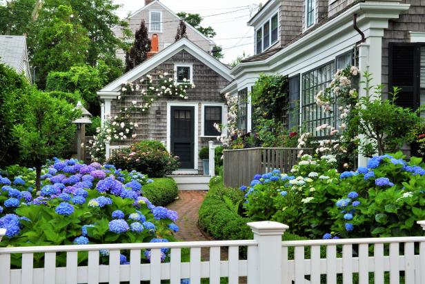 Nantucket Landscaping Services: Tailoring Designs for Every Client post thumbnail image